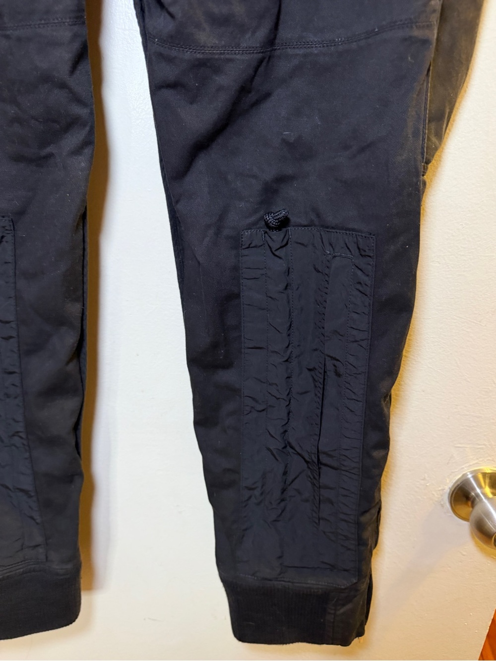 DSQUARED2 Black Multi-Pocket Cargo Pants for Men - Picture 8 of 13